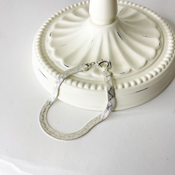 Vintage Avon Bracelet Silver Tone Chain Shiny 90s Glam Fashion Jewelry Y2K - Picture 6 of 16